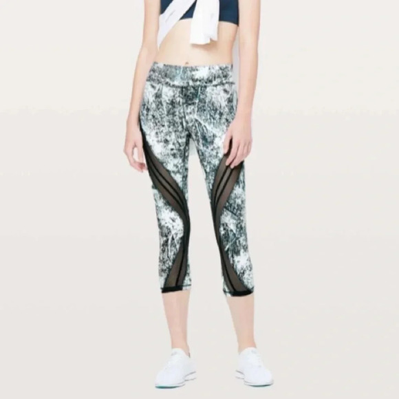 Lululemon Size 4 Never Still Crop 21" Wildwood‎ White Multi / Nocturnal Teal - Picture 1 of 14